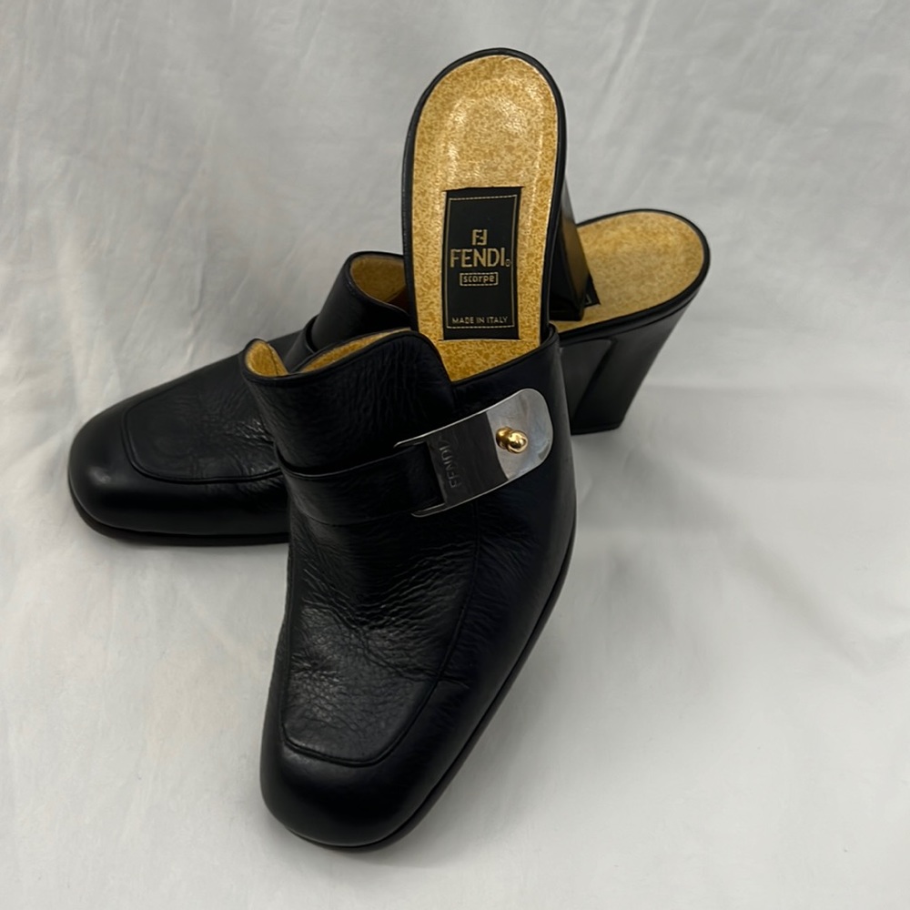 FENDI size 8 M